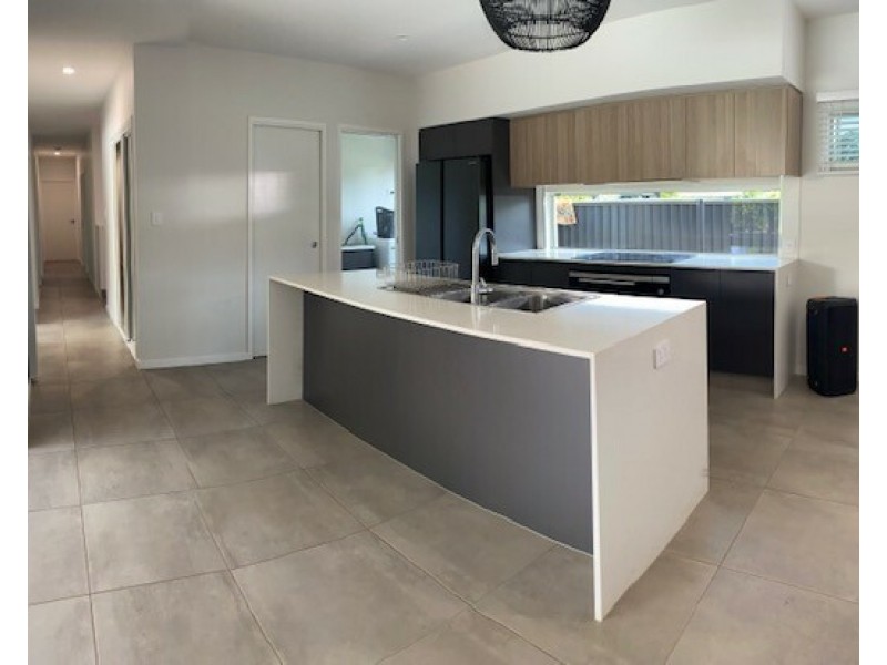14 Seagull Cl, Mission Beach QLD 4852