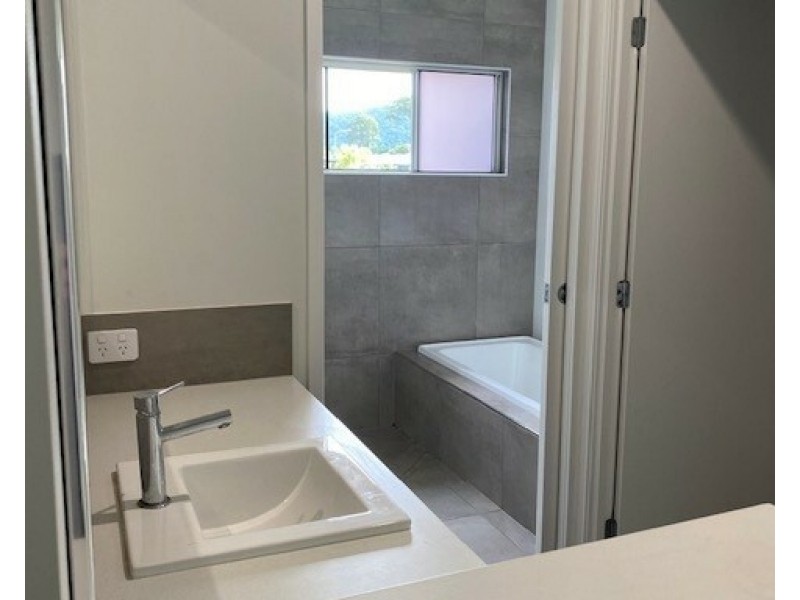 14 Seagull Cl, Mission Beach QLD 4852