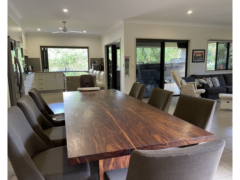 2 Penwerris Pl, Mission Beach QLD 4852