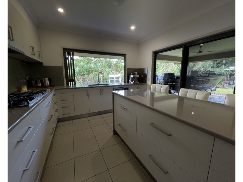 2 Penwerris Pl, Mission Beach QLD 4852