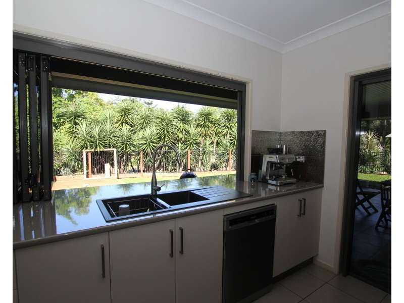 2 Penwerris Pl, Mission Beach QLD 4852