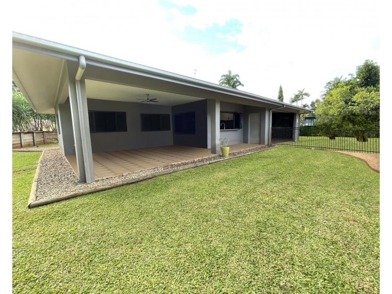 2 Penwerris Pl, Mission Beach QLD 4852