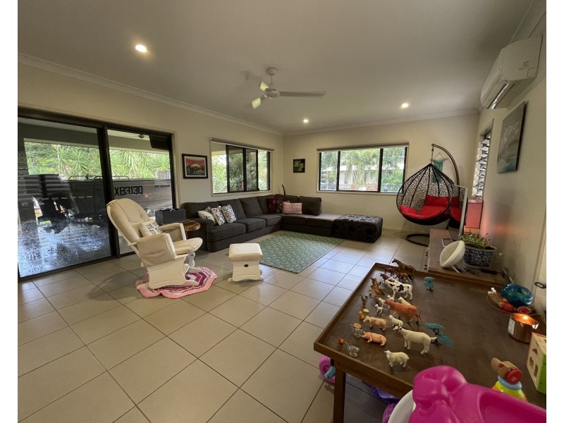 2 Penwerris Pl, Mission Beach QLD 4852