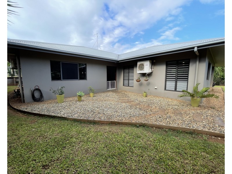 2 Penwerris Pl, Mission Beach QLD 4852
