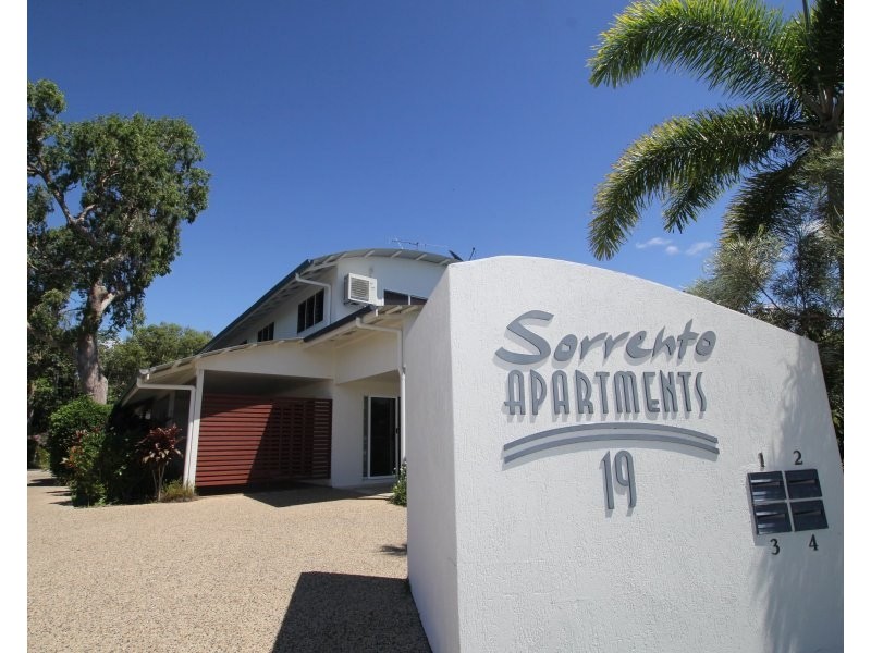 Unit 4/19 Mariner Dr, South Mission Beach QLD 4852