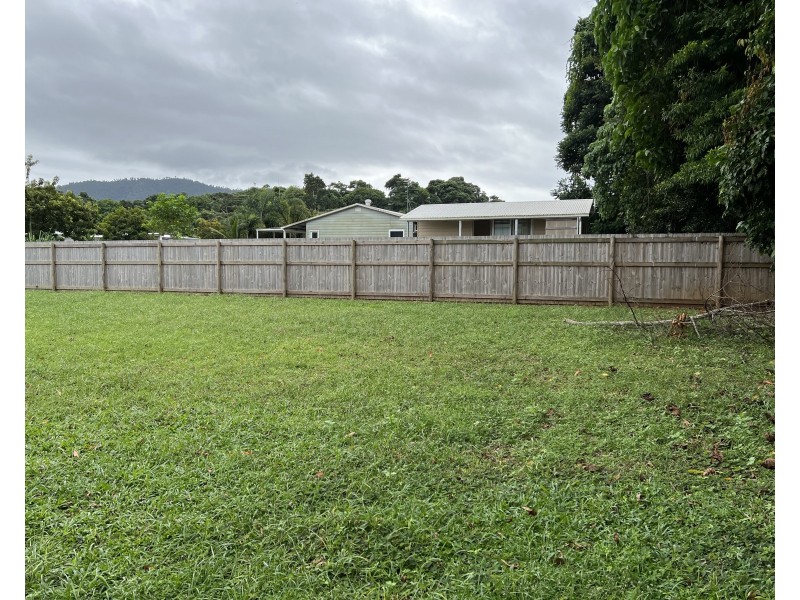 9 Sandpiper Cl, Mission Beach QLD 4852