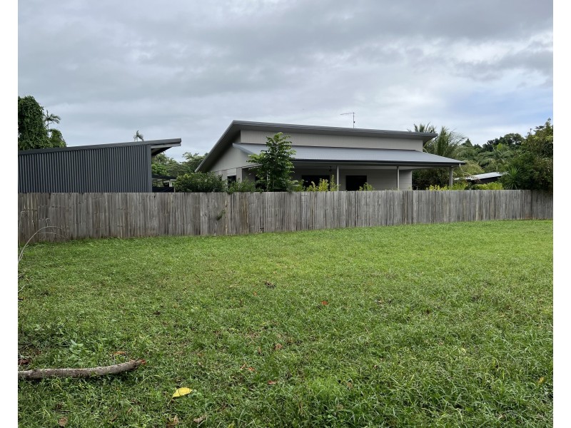 9 Sandpiper Cl, Mission Beach QLD 4852