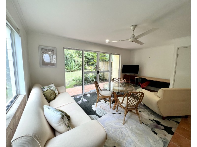 Unit 1/30 Bingil Bay Rd, Bingil Bay QLD 4852