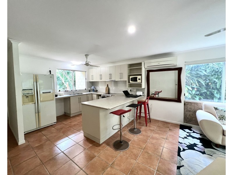 Unit 1/30 Bingil Bay Rd, Bingil Bay QLD 4852