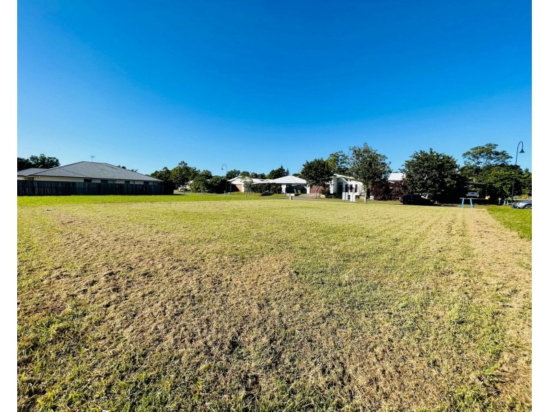 42 Shelly Ct, Mission Beach QLD 4852