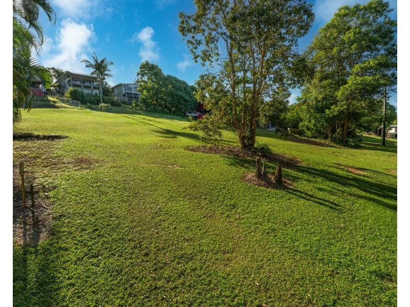 7 Commodore Street, South Mission Beach QLD 4852