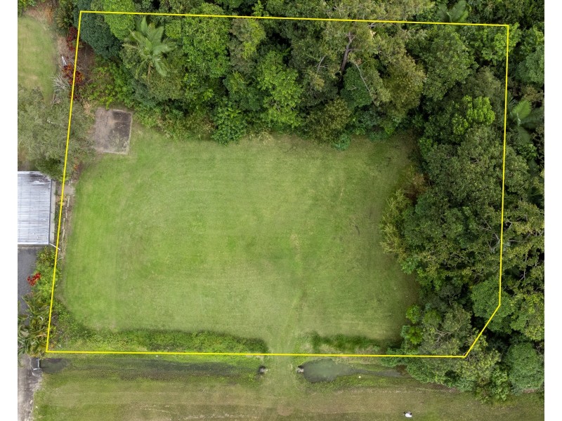 33 Bruce Highway, El Arish QLD 4855