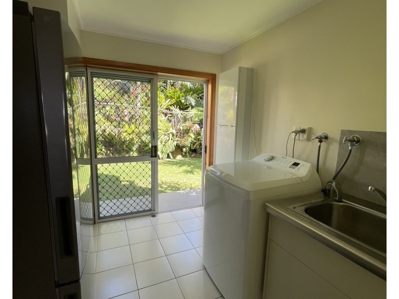 52 Mission Dr, South Mission Beach QLD 4852