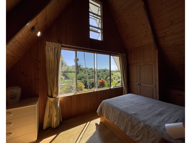 52 Mission Dr, South Mission Beach QLD 4852