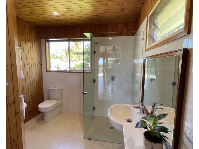 52 Mission Dr, South Mission Beach QLD 4852