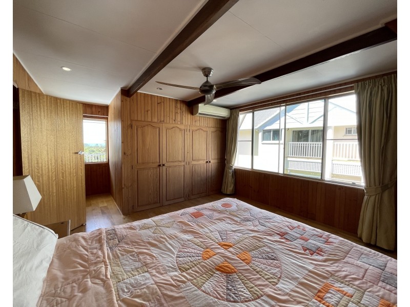 52 Mission Dr, South Mission Beach QLD 4852