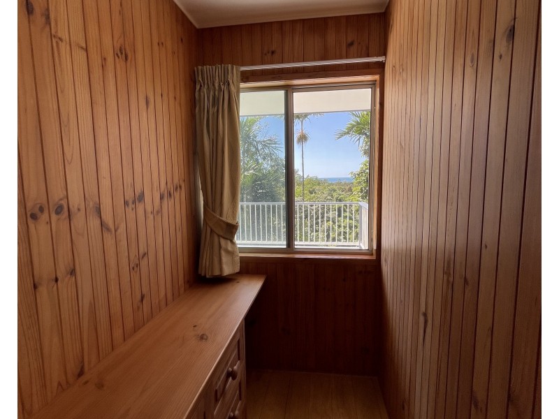 52 Mission Dr, South Mission Beach QLD 4852