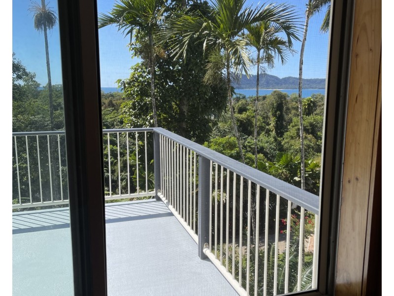 52 Mission Dr, South Mission Beach QLD 4852