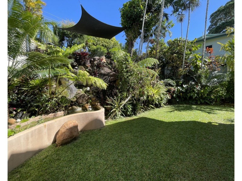 52 Mission Dr, South Mission Beach QLD 4852