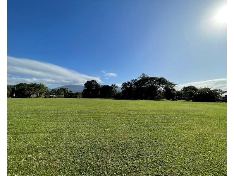 8 Dinan Close, Bulgun QLD 4854