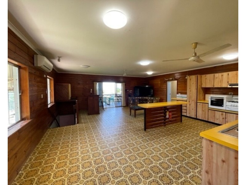 16 Mission Dr, South Mission Beach QLD 4852