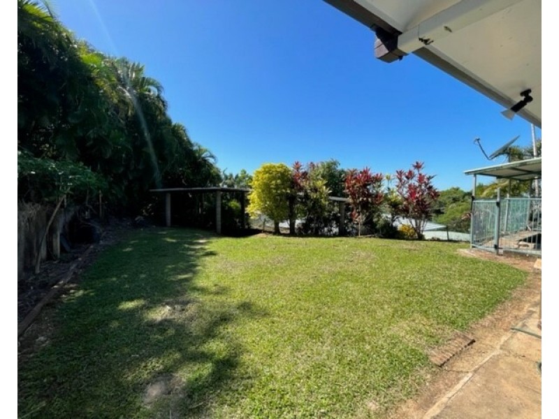 16 Mission Dr, South Mission Beach QLD 4852