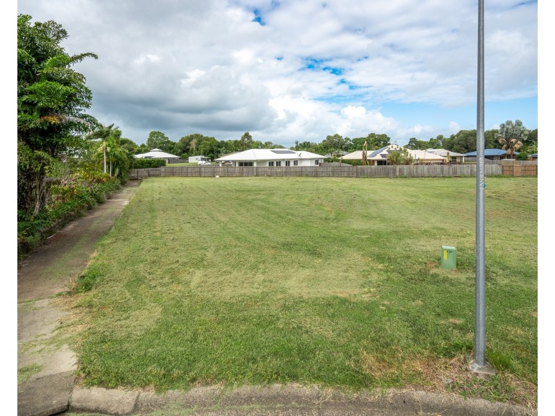 18 Genoa Ct, South Mission Beach QLD 4852