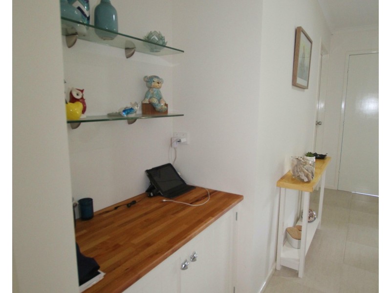 8 Sandy Cl, Mission Beach QLD 4852