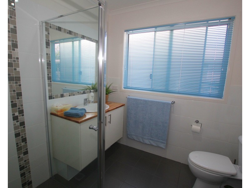 8 Sandy Cl, Mission Beach QLD 4852