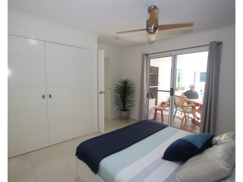 8 Sandy Cl, Mission Beach QLD 4852