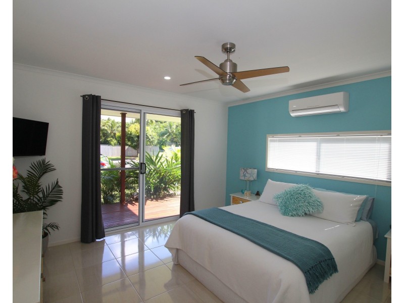 8 Sandy Cl, Mission Beach QLD 4852