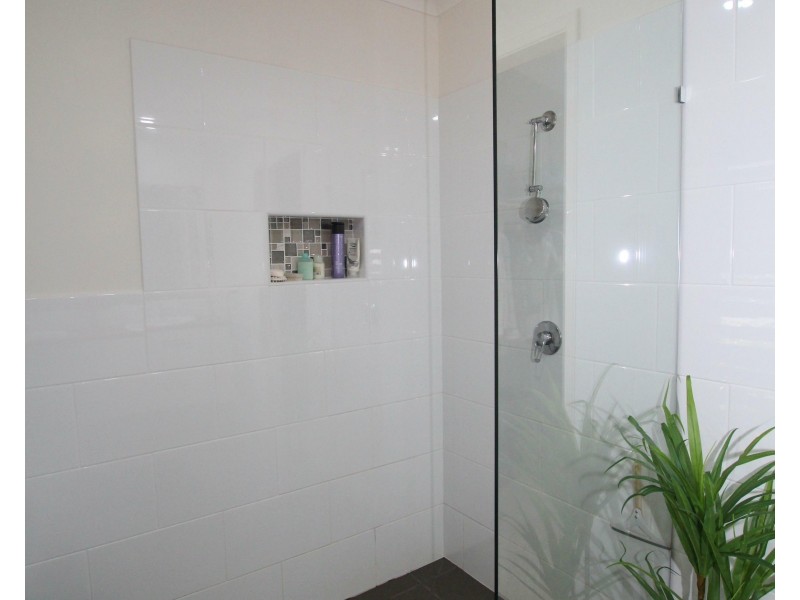 8 Sandy Cl, Mission Beach QLD 4852