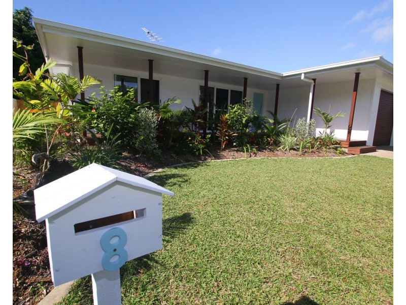 8 Sandy Cl, Mission Beach QLD 4852