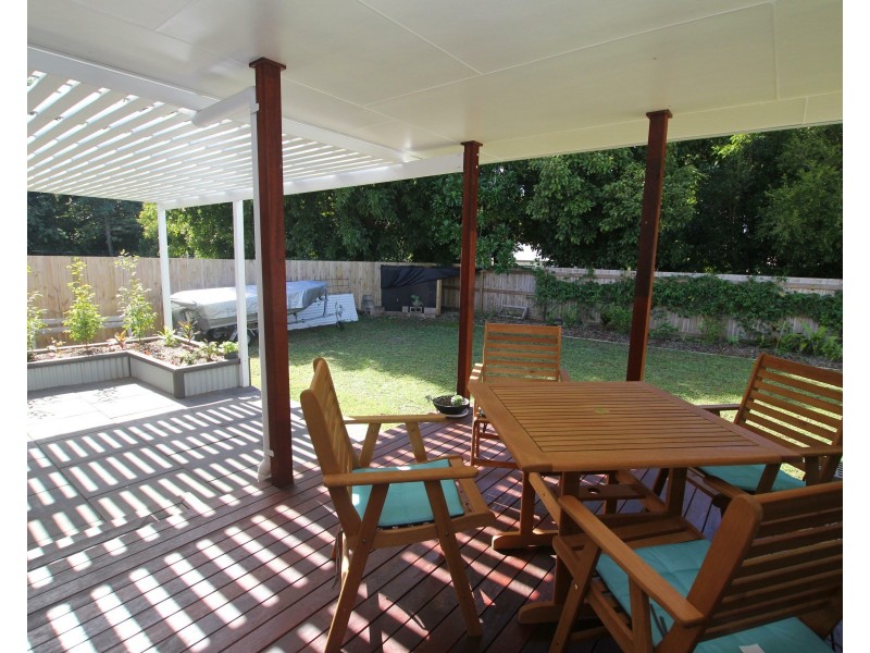 8 Sandy Cl, Mission Beach QLD 4852