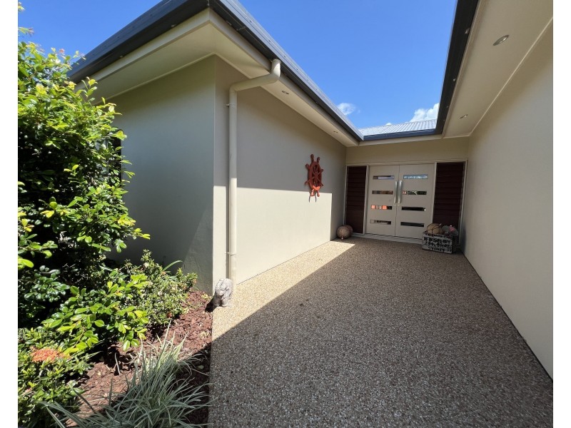 14 Nivosa Ct, Mission Beach QLD 4852