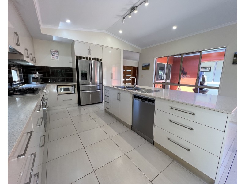 14 Nivosa Ct, Mission Beach QLD 4852