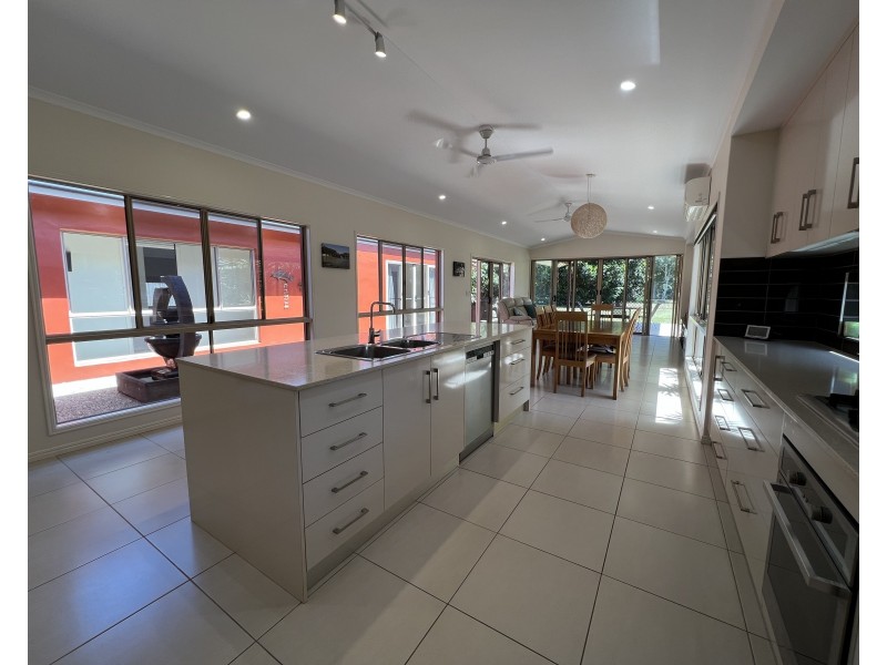 14 Nivosa Ct, Mission Beach QLD 4852