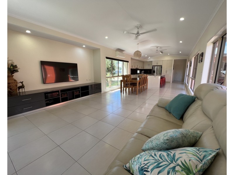 14 Nivosa Ct, Mission Beach QLD 4852