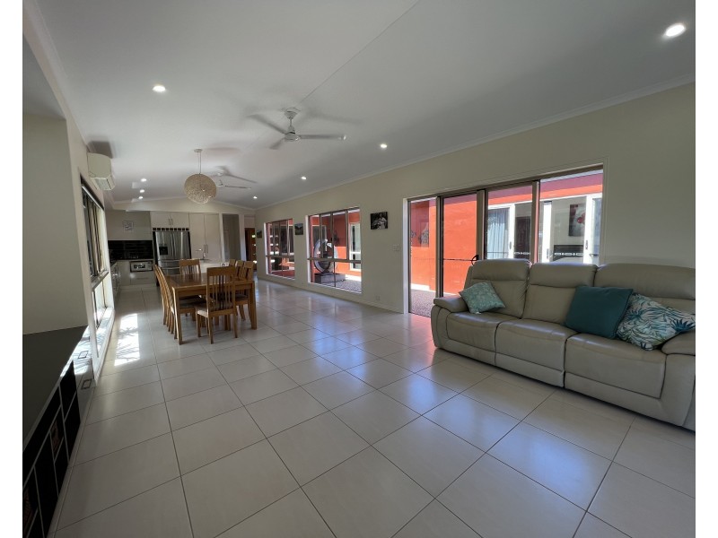 14 Nivosa Ct, Mission Beach QLD 4852