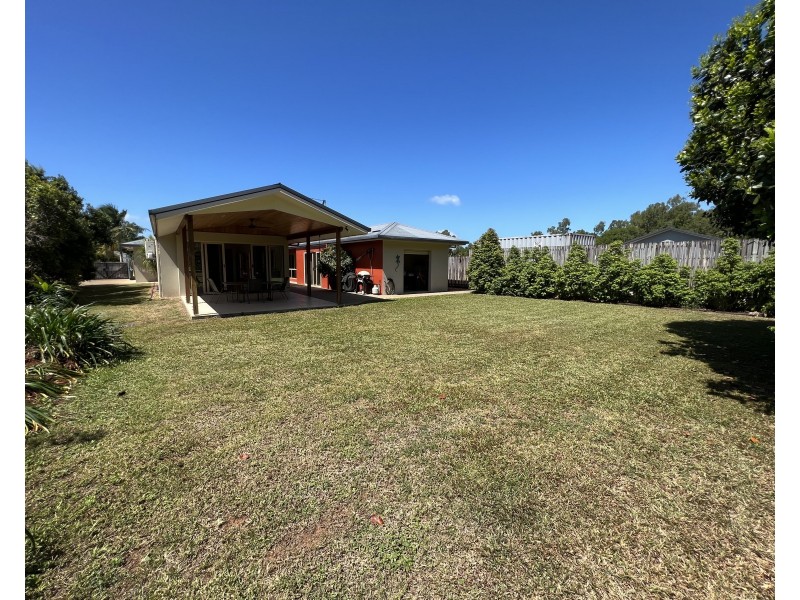 14 Nivosa Ct, Mission Beach QLD 4852