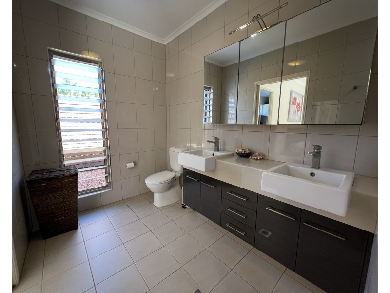 14 Nivosa Ct, Mission Beach QLD 4852