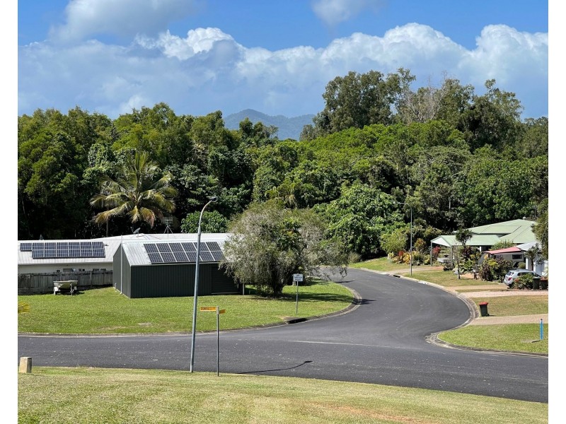 15 Dunkalli Cres, Wongaling Beach QLD 4852