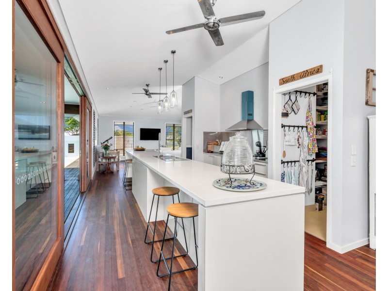 60 Mariner Dr, South Mission Beach QLD 4852