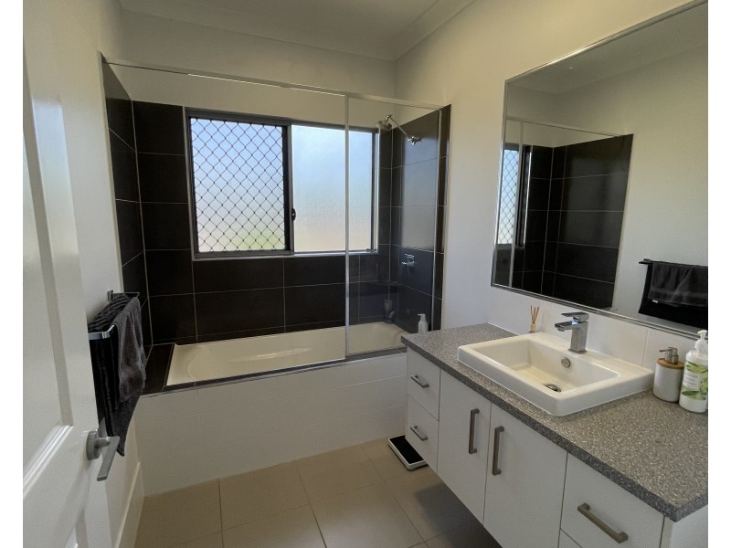 7A Shore St, Wongaling Beach QLD 4852