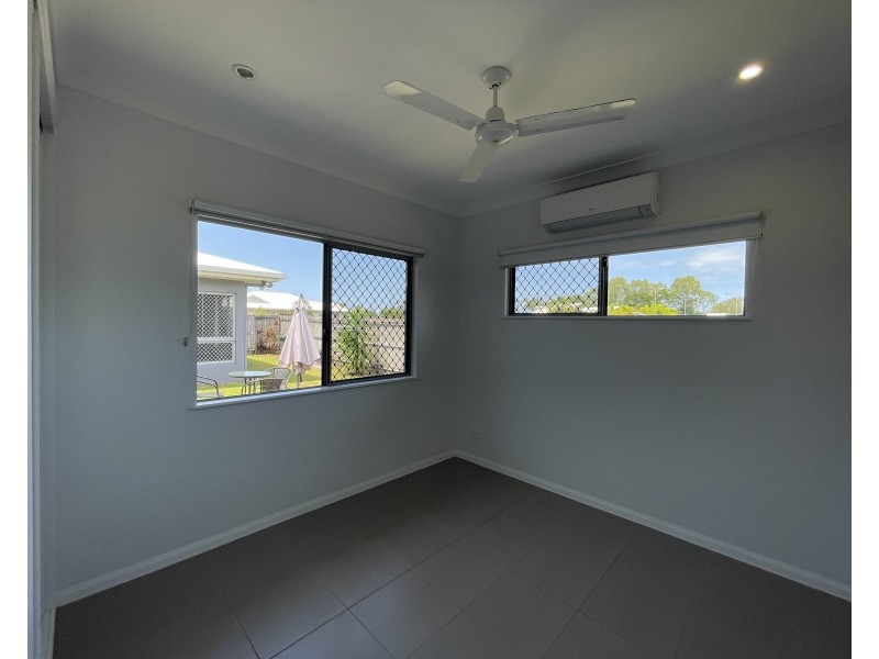7A Shore St, Wongaling Beach QLD 4852