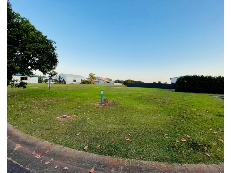 7 Island Close, Mission Beach QLD 4852