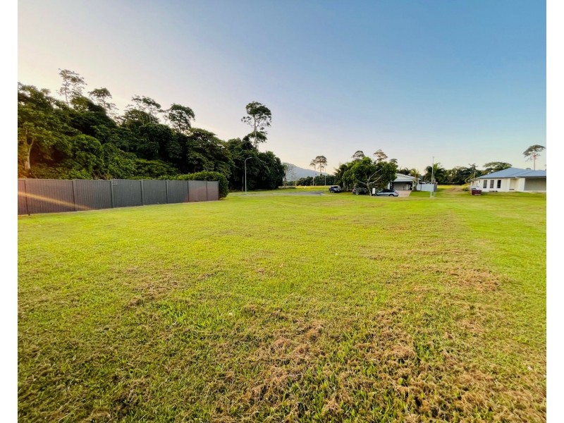 7 Island Close, Mission Beach QLD 4852