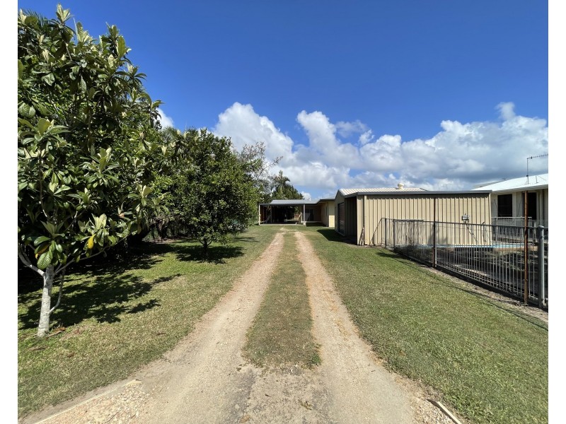 21 Buccaneer St, South Mission Beach QLD 4852