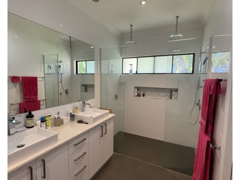 1 Purtaboi Cl, Mission Beach QLD 4852