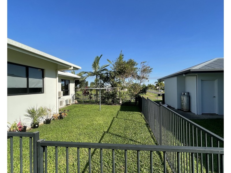 1 Purtaboi Cl, Mission Beach QLD 4852